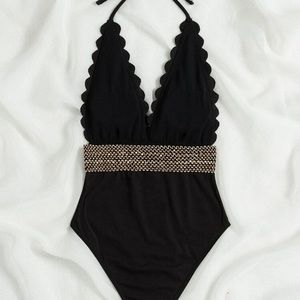 Sexy one piece women’s bathing suit with amazing detail 🤩